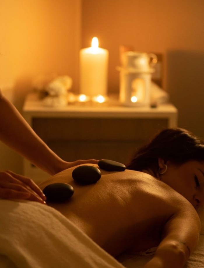  (90 phút) Massage Tinh dầu + Đá nóng